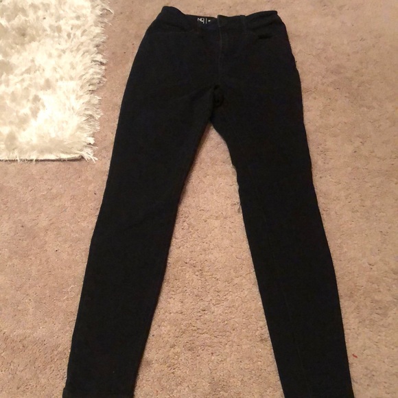Black skinny jeans. - Picture 1 of 4